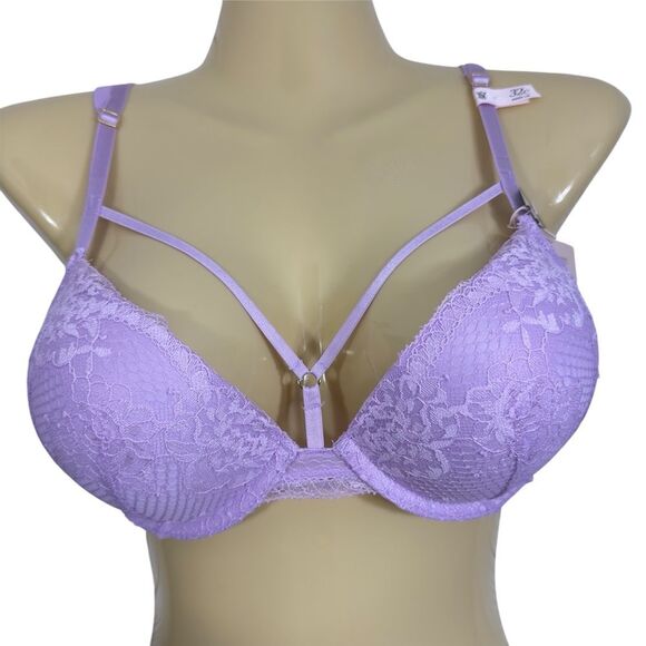 NWT VICTORIA’S SECRET STRAPPY BOMBSHELL ADDS 2 CUP‎ SIZES PLUNGE LACE BRA 32C - Picture 1 of 5